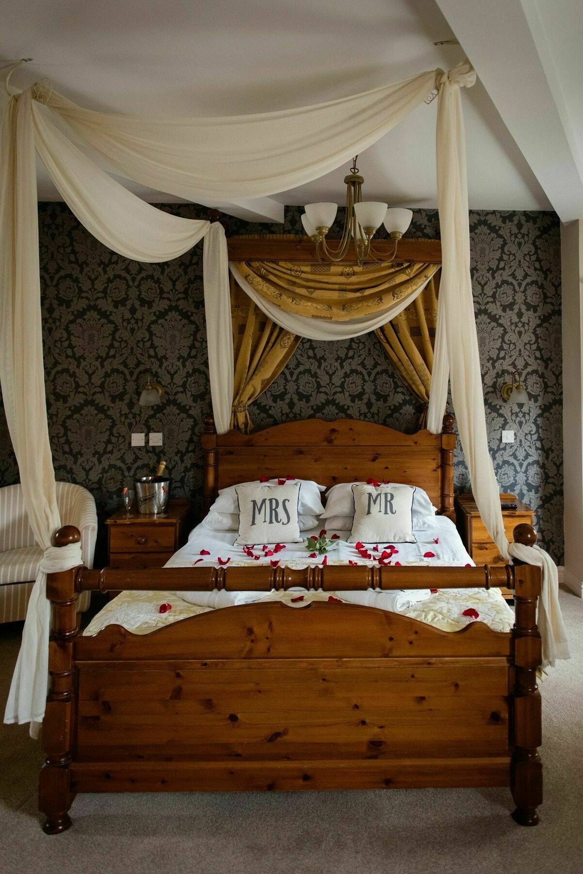 Whiston Hall 외부 사진