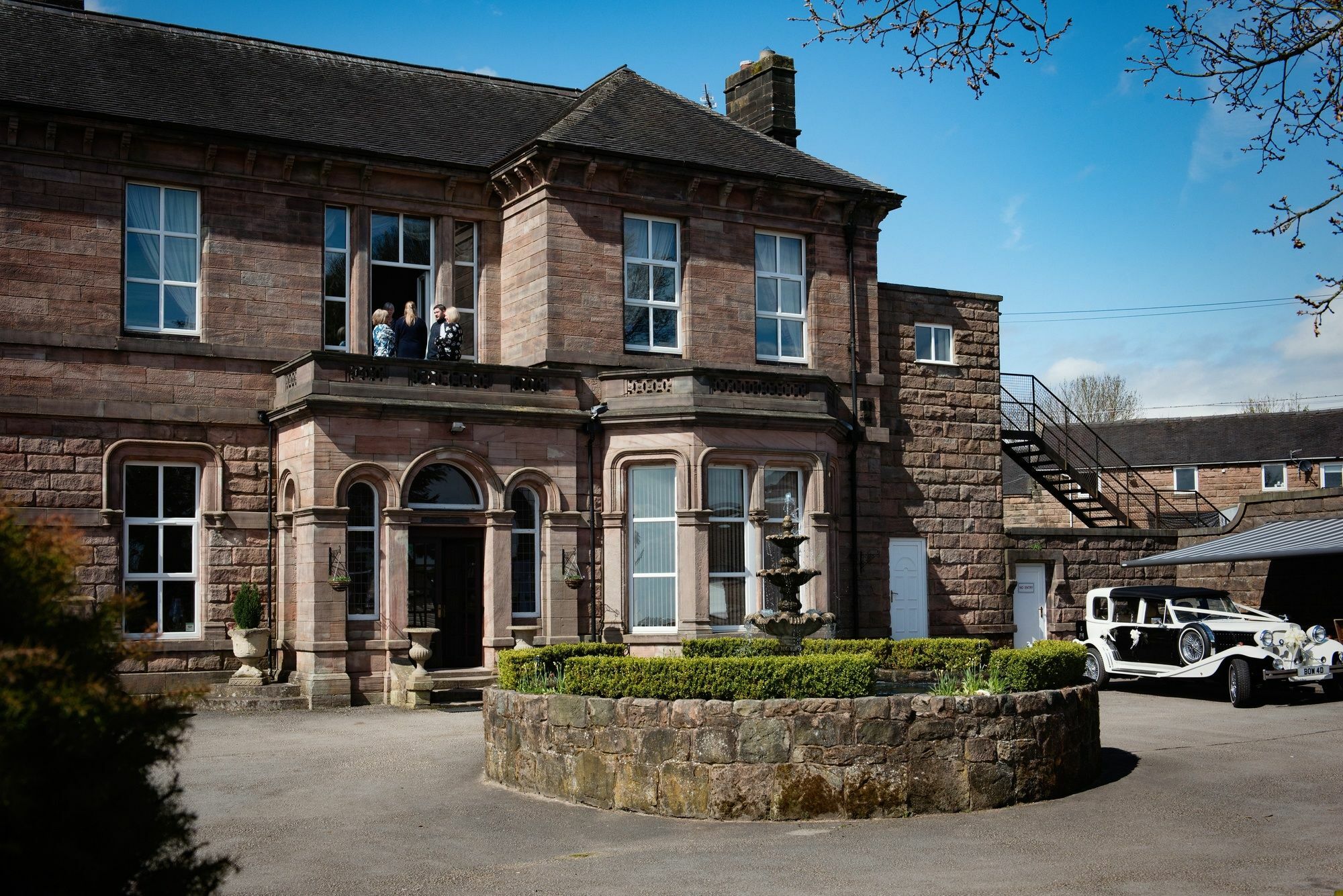 Whiston Hall 외부 사진